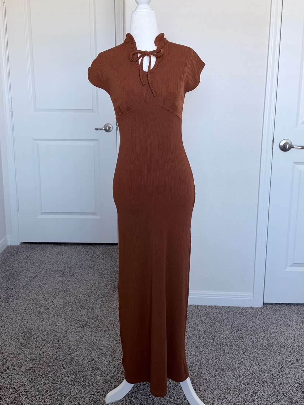 Elegant Brown Ribbed Bodycon Maxi Dress